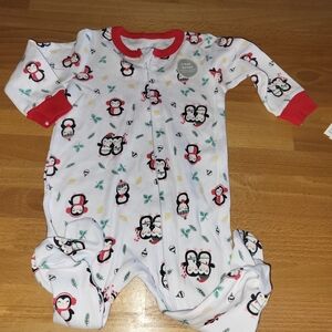 Nwt Koala Baby Girls Size 3-6 Months Christmas Penguin Print Kids Footie